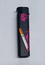 Черная зажигалка